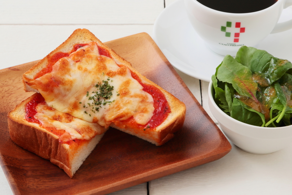 三重の四日市駅のピザトーストセット