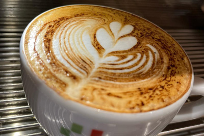 奈良の西大寺駅のカフェチャオプレッソのカプチーノクラッシコ